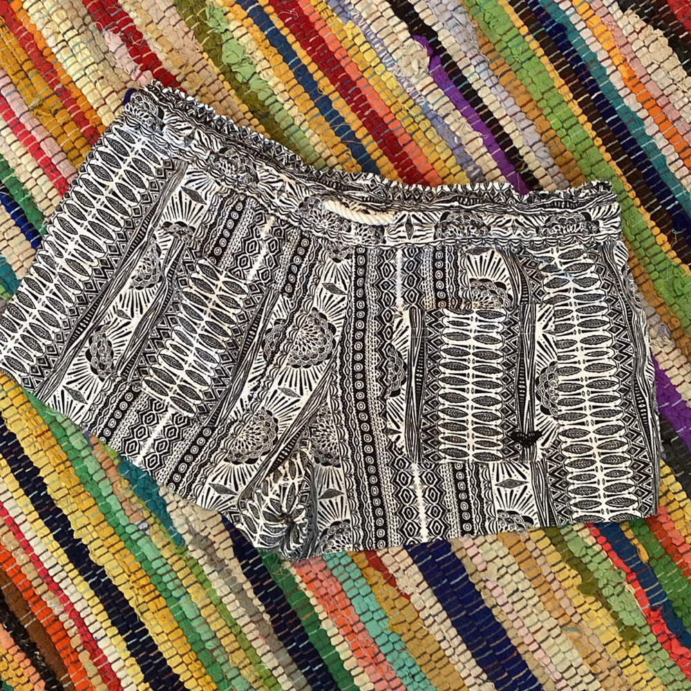 Cute ROXY Women’s board shorts XS - Picture 3 of 6